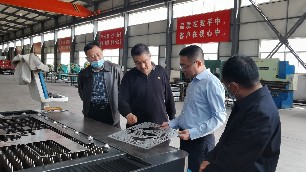 縣政府領(lǐng)導(dǎo)蒞臨霖鼎公司調(diào)研指導(dǎo)